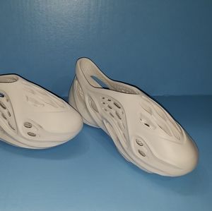 Foam runner shoes, comfortable sz 10